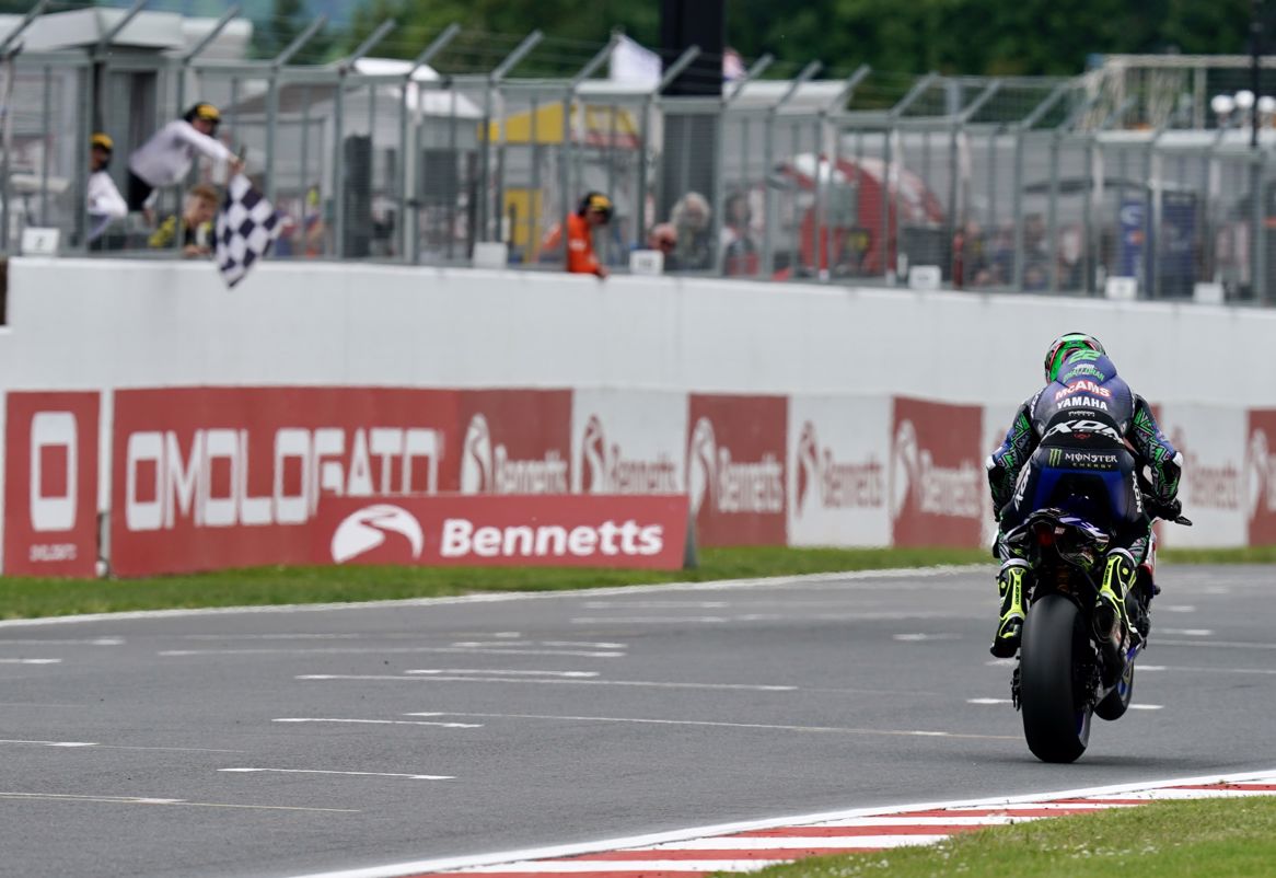 O’Halloran strikes back to become fifth different race winner of 2022 Bennetts BSB