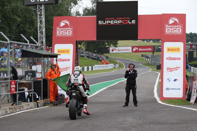 Traditional ‘Superpole’ returns to Bennetts BSB at Cadwell Park, timed by Omologato